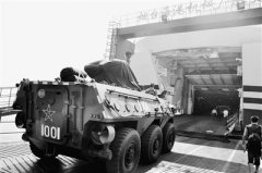 3.6万吨客滚船翠珠号首航 可载大批战车